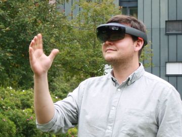 Handbewegung Hololens Thomas Karolczak II Hochschule Harz Application Lab KAT-Netzwerk