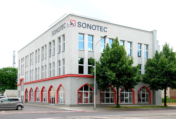 Außenansicht Sonotec Hochschule Merseburg SONOTEC_Gebaeude KAT-Netzwerk
