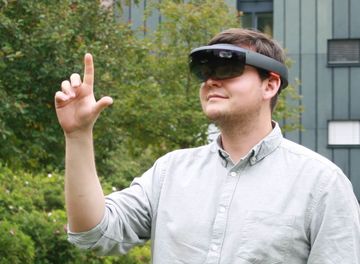 Handbewegung Hololens Thomas Karolczak I Hochschule Harz Application Lab KAT-Netzwerk