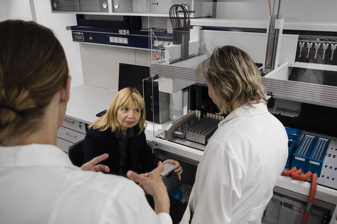 Prof Carola Griehl mit Team Zentrum für Naturstoffbasierte Therapeutika Hochschule Anhalt Fraunhofer IZI Algenbiotechnologie Köthen 