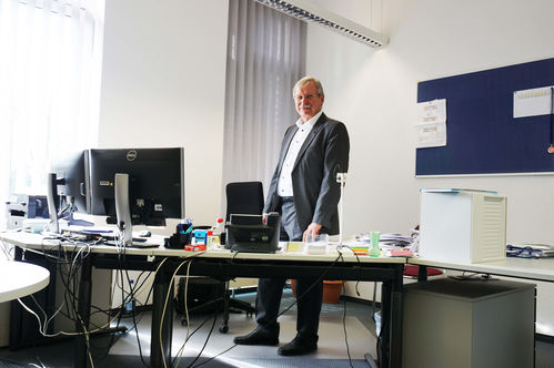 Porträt Dr Hans Joachim Krokoszinski vom Trains Hochschule Anhalt Bahntechnologie Dessau KAT-Netzwerk